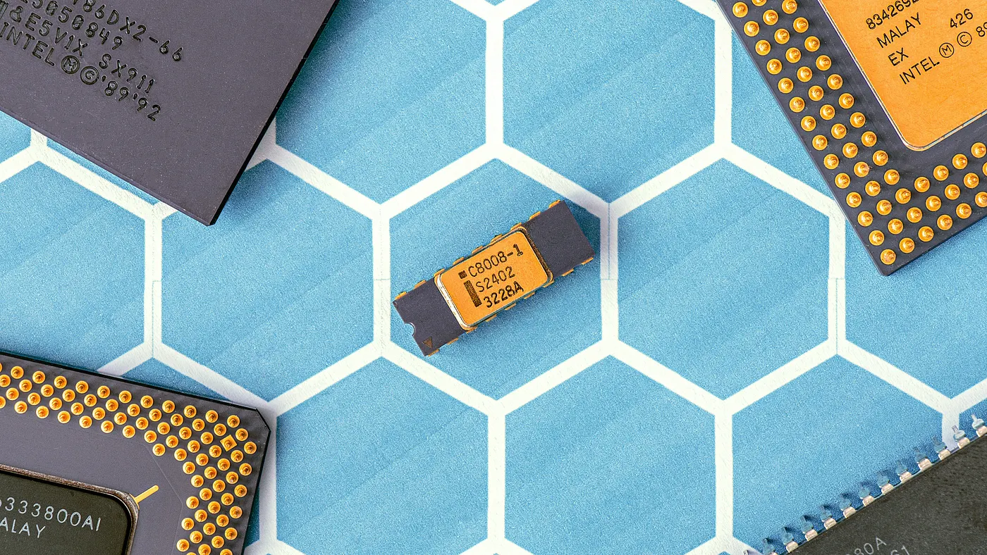Intel 8008 processor, a very early microprocessor from 1972. Credit: Jonas Svidras — Pexels